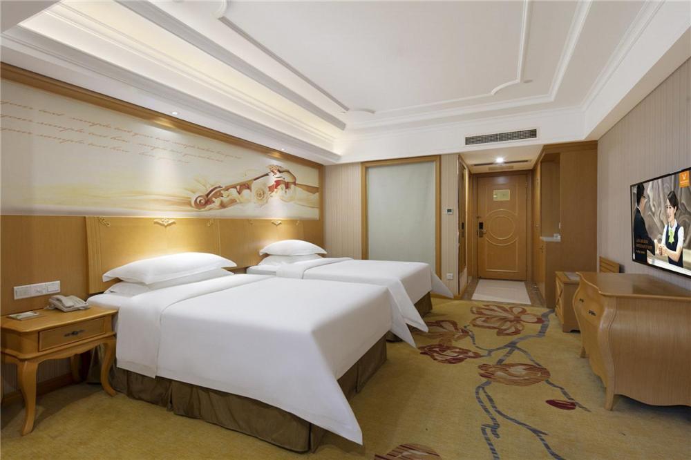 Vienna Hotel Zhengzhou Zhongyuan Futa Екстер'єр фото