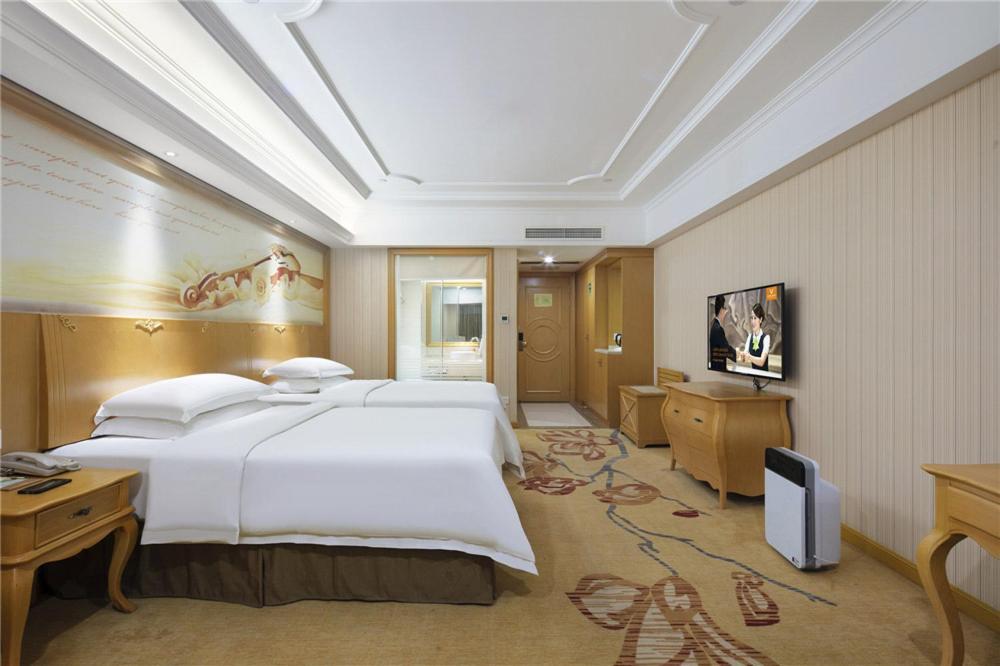 Vienna Hotel Zhengzhou Zhongyuan Futa Екстер'єр фото