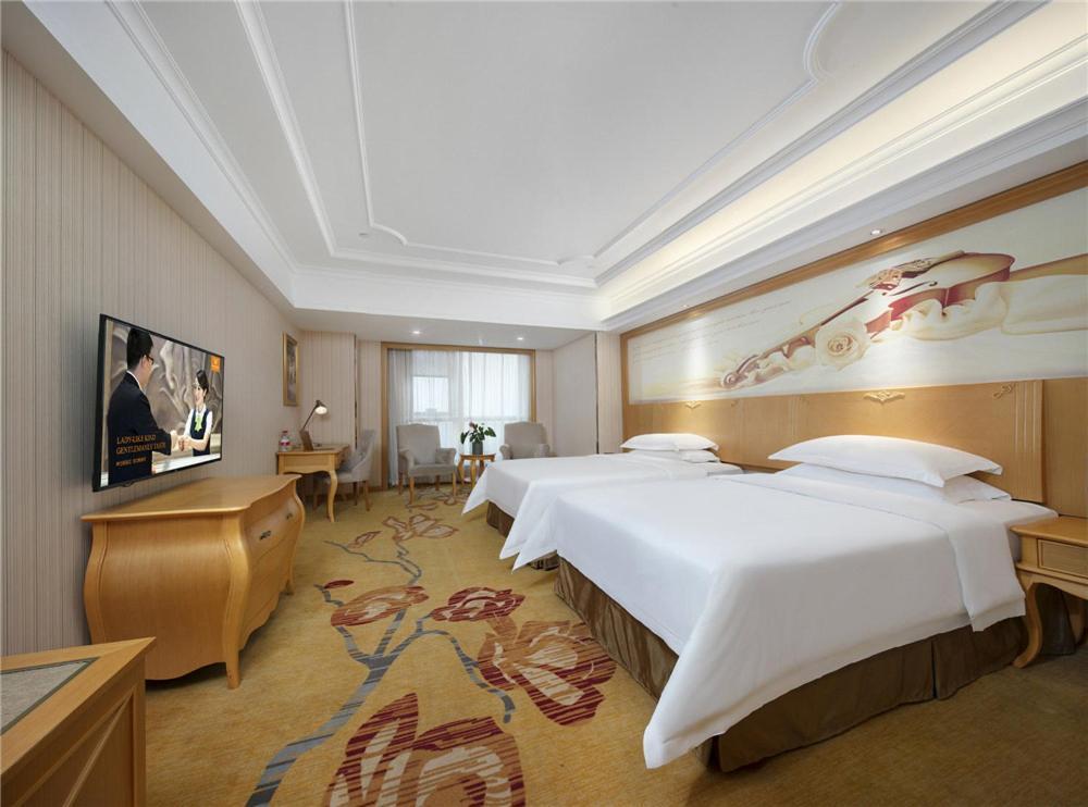Vienna Hotel Zhengzhou Zhongyuan Futa Екстер'єр фото