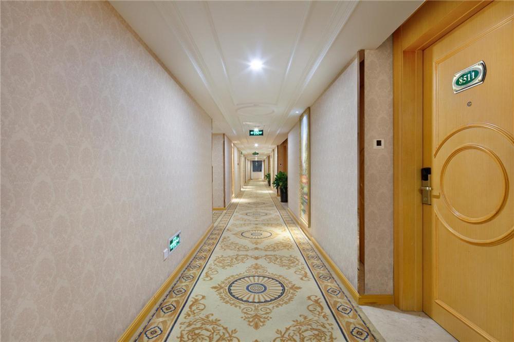 Vienna Hotel Zhengzhou Zhongyuan Futa Екстер'єр фото