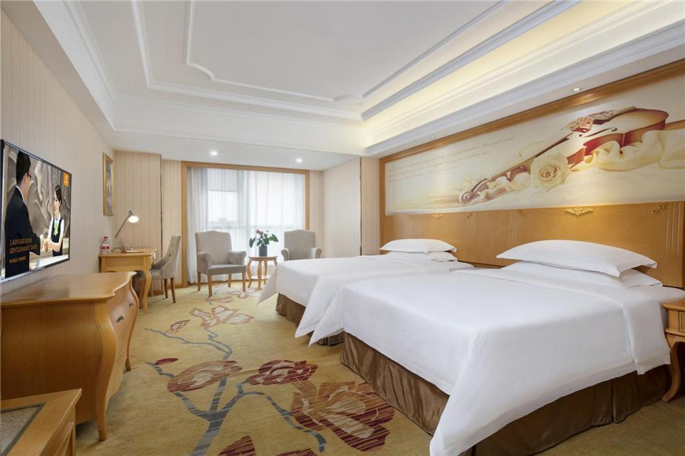 Vienna Hotel Zhengzhou Zhongyuan Futa Екстер'єр фото