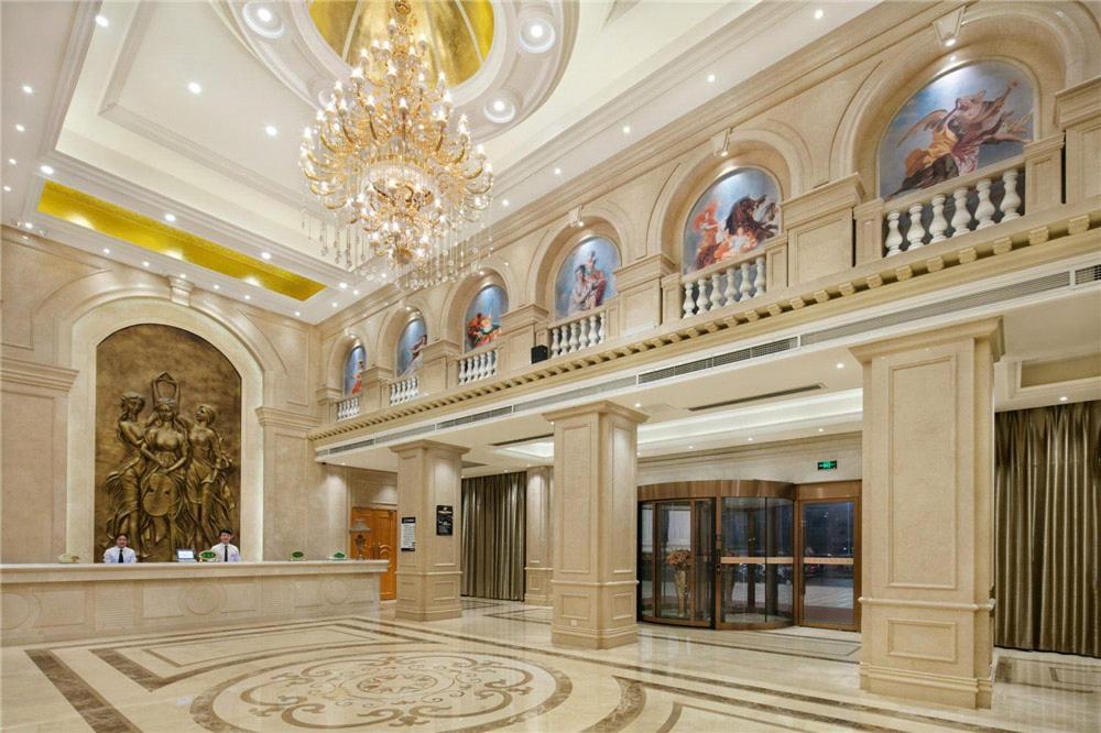 Vienna Hotel Zhengzhou Zhongyuan Futa Екстер'єр фото