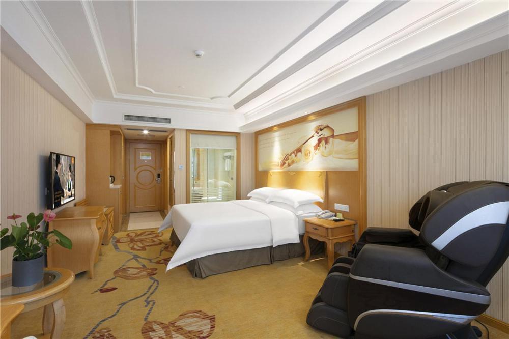 Vienna Hotel Zhengzhou Zhongyuan Futa Екстер'єр фото